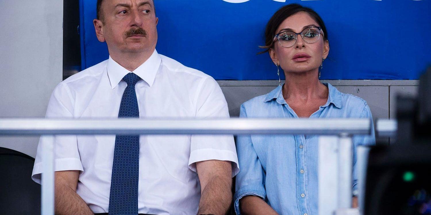 Azerbajdzjans president Ilham Alijev och hustrun Mehriban vid ett sportevenemang 2015.