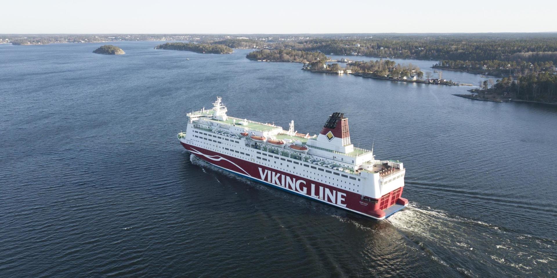 Viking Line räknar med att tvingas säga upp drygt var tredje landanställd efter covidutbrottet. Arkivbild.