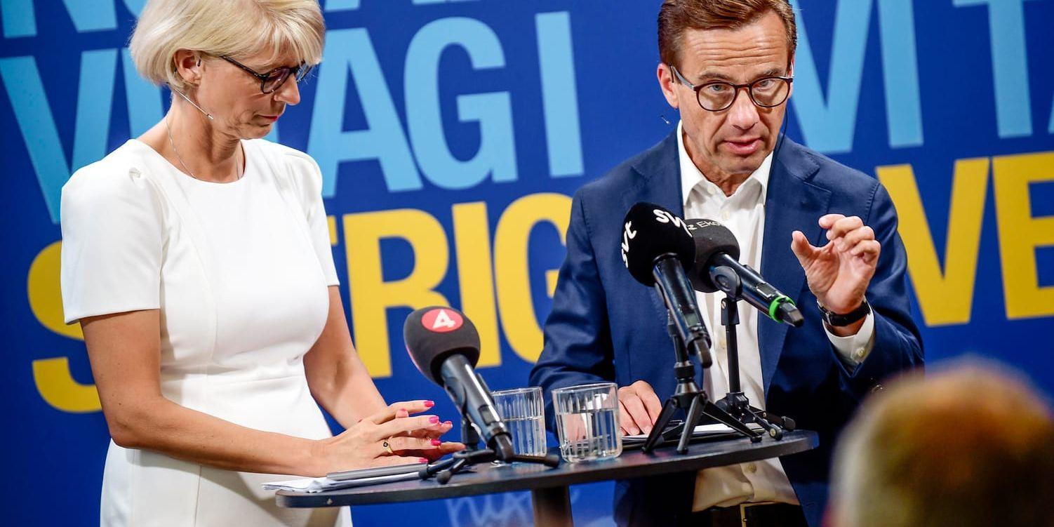 Moderaternas ekonomisk-politiska talesperson, Elisabeth Svantesson (M) och partiledaren Ulf Kristersson (M) på pressträff om nya ekonomiska reformer.