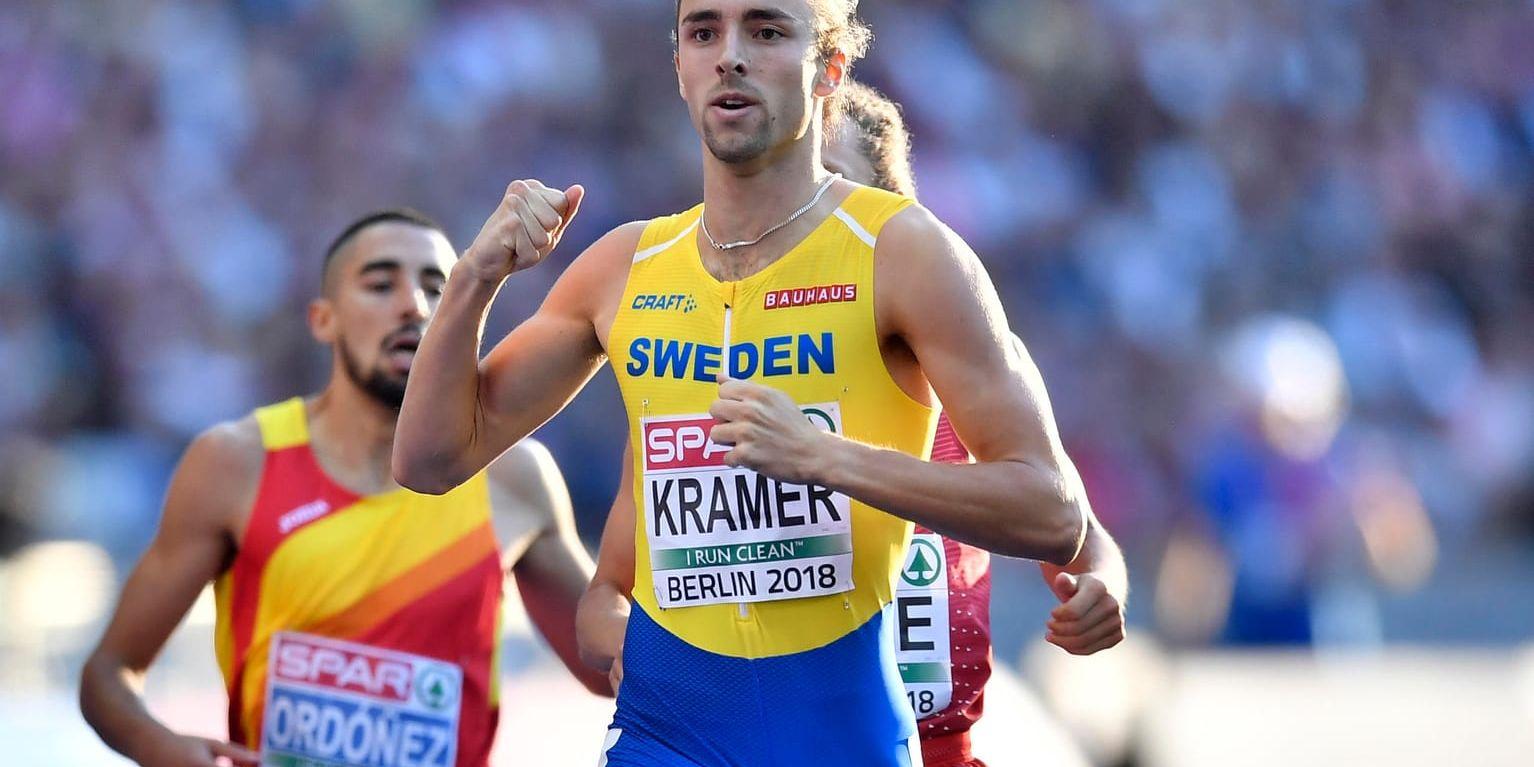 Andreas Kramer går först i mål i 800-meterssemifinalen i EM.