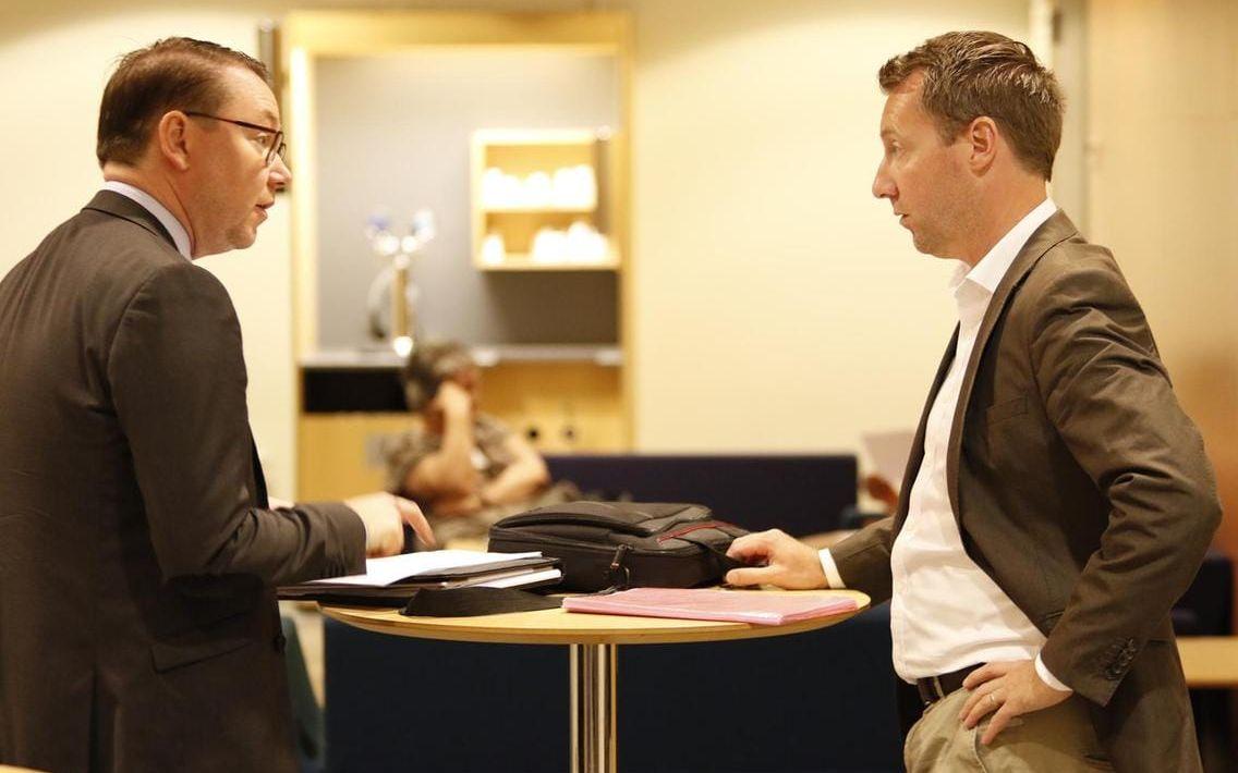 Advokat Fredrik Engström och åklagare Stefan Lind. Bild: Adam Ihse, TT