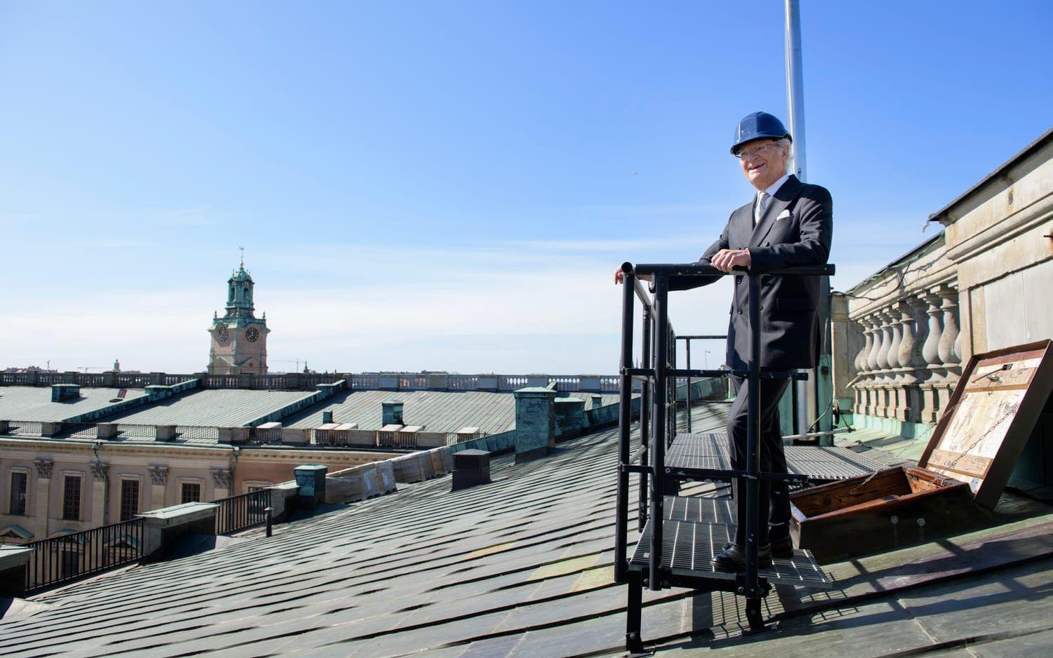 Omkring tolv procent av Stockholms slotts totala elförbrukning kommer att komma från solen.