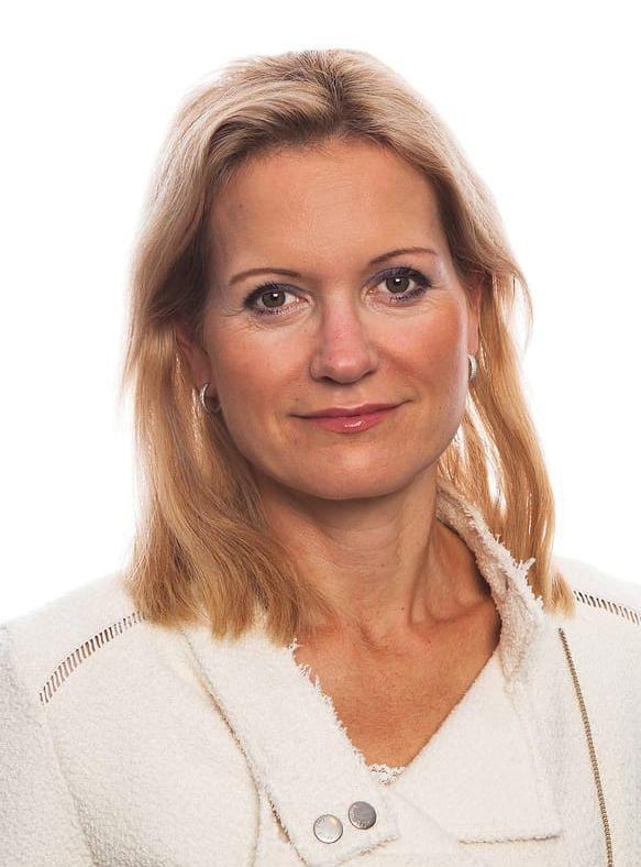 
    <strong>Charlotte Holmbergh Jacobsson</strong>
    <br> kommunikations- och public affairs-chef på Norwegian
   </br>