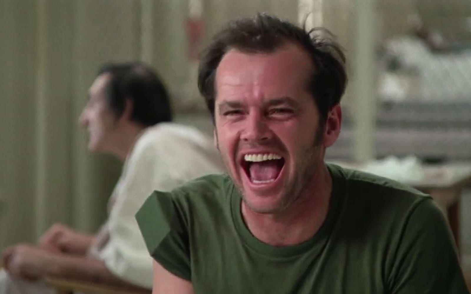 <strong>Jack Nicholson – Gökboet: </strong>Under inspelningen av filmen, so, utspelade sig på ett mentalsjukhus, valde skådespelaren att bo på en riktig avdelning. De umgicks också med patienter och deltog i gruppterapi. Några av dem fimpades av regissören Milos Forman.