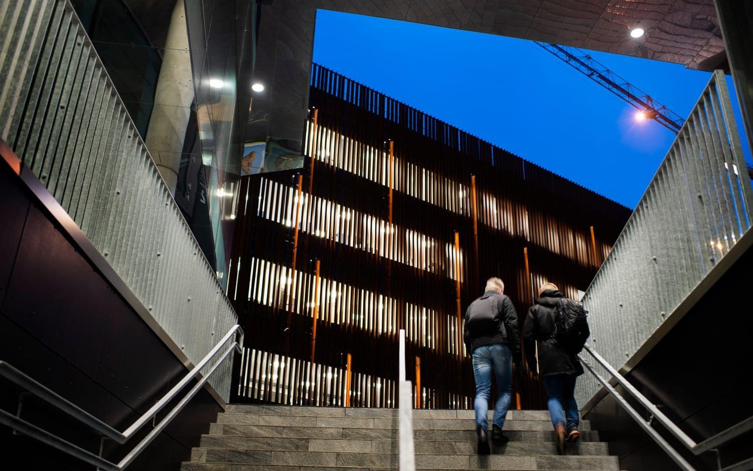Arkivbild från när Världslitteraturhuset på Gamlestads Torg invigdes den 1 december.