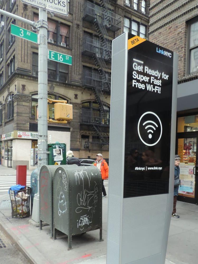 New Yorks borgmästare presenterade planen med wifi-kioskarna i slutet av 2014. De första var på plats ett år senare. Foto: Creative Commons/Wikipedia