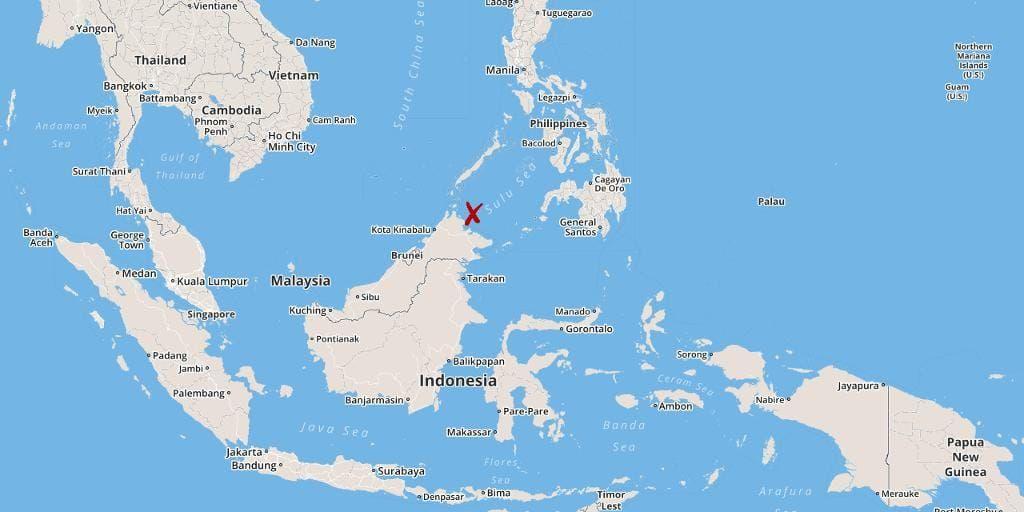 Fyra malaysiska medborgare har kidnappats från ett fartyg utanför norra Malaysia.