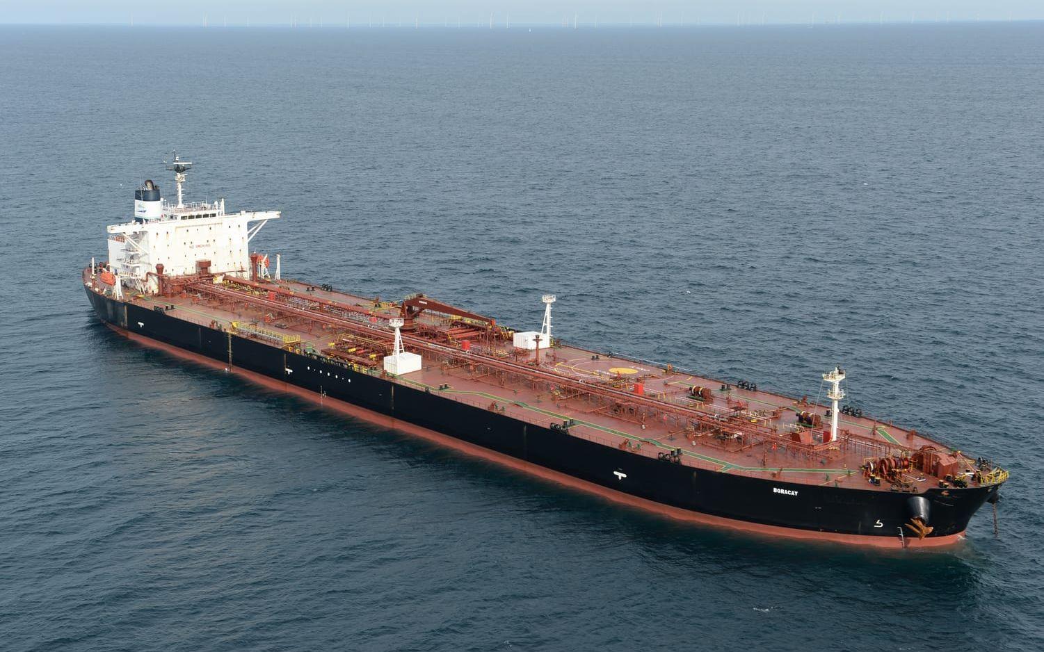 Ett annat fartyg som misstänktes transportera sanktionsbelagd rysk olja utanför Frankrikes Atlantkust i oktober.