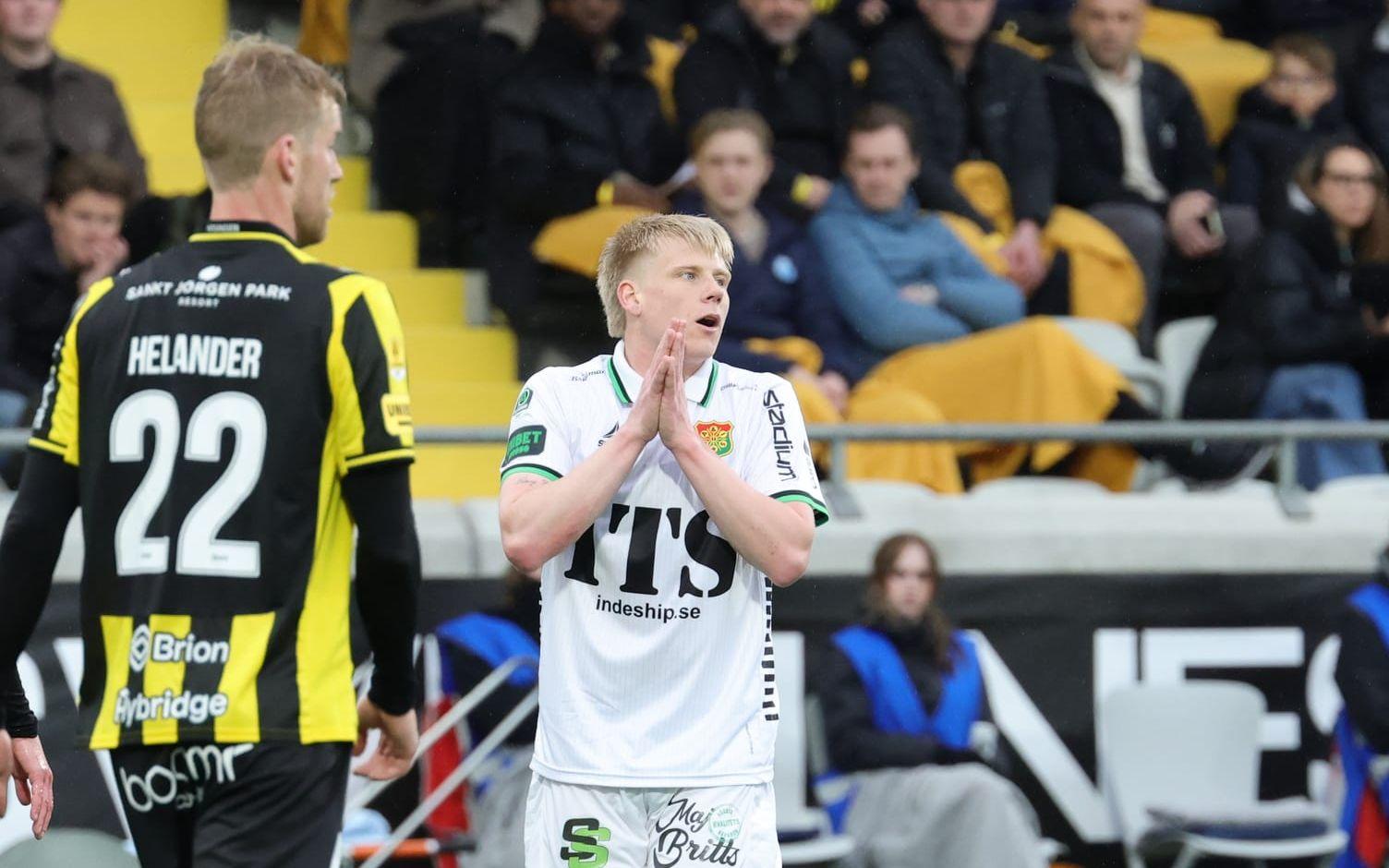 Róbert Thorkelsson, Gais, deppar under Göteborgsderbyt mot Häcken.