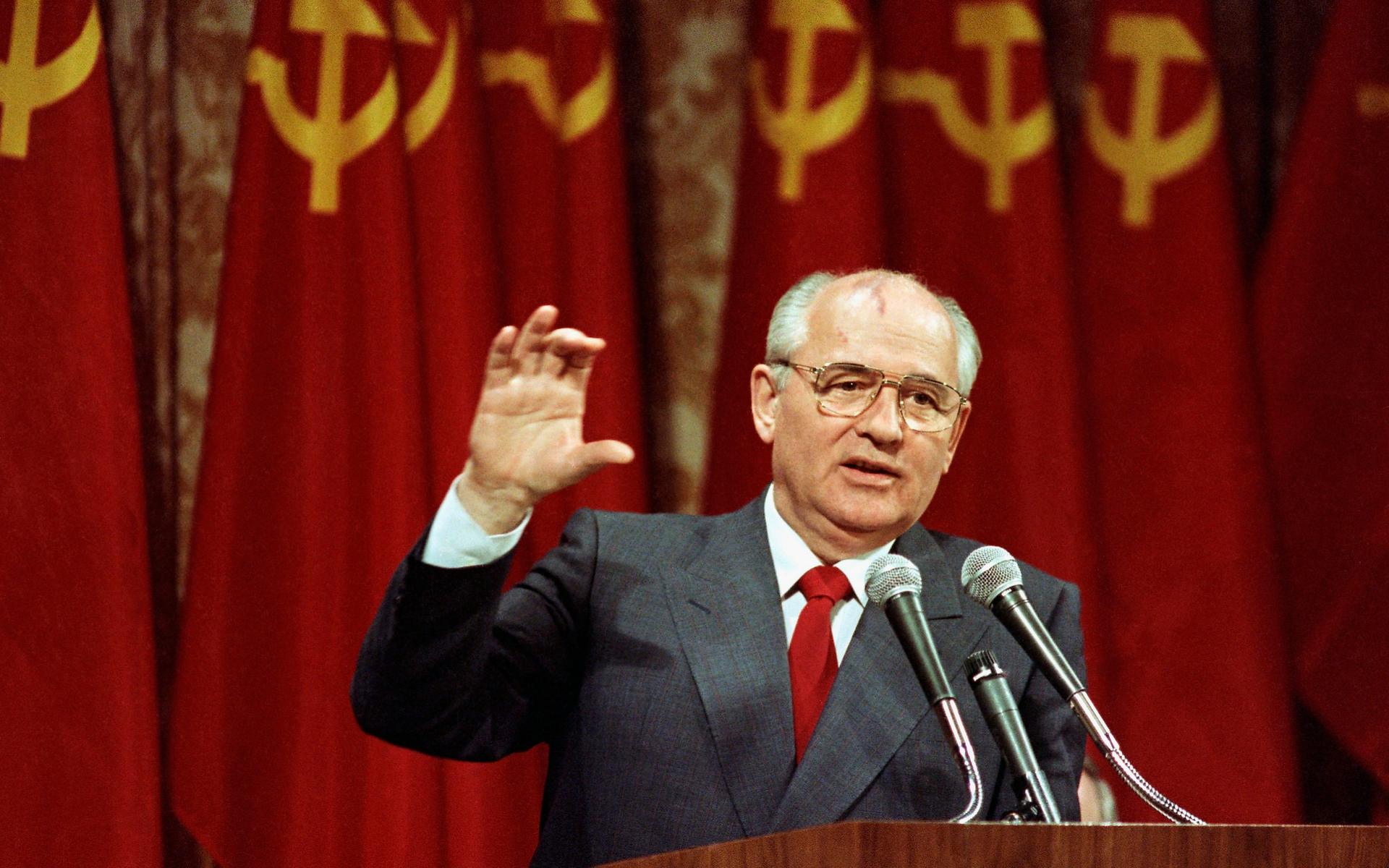 Den ryske ledaren spelade en betydande roll i upplösningen av Kalla kriget. Här under ett tal i San Francisco 1990