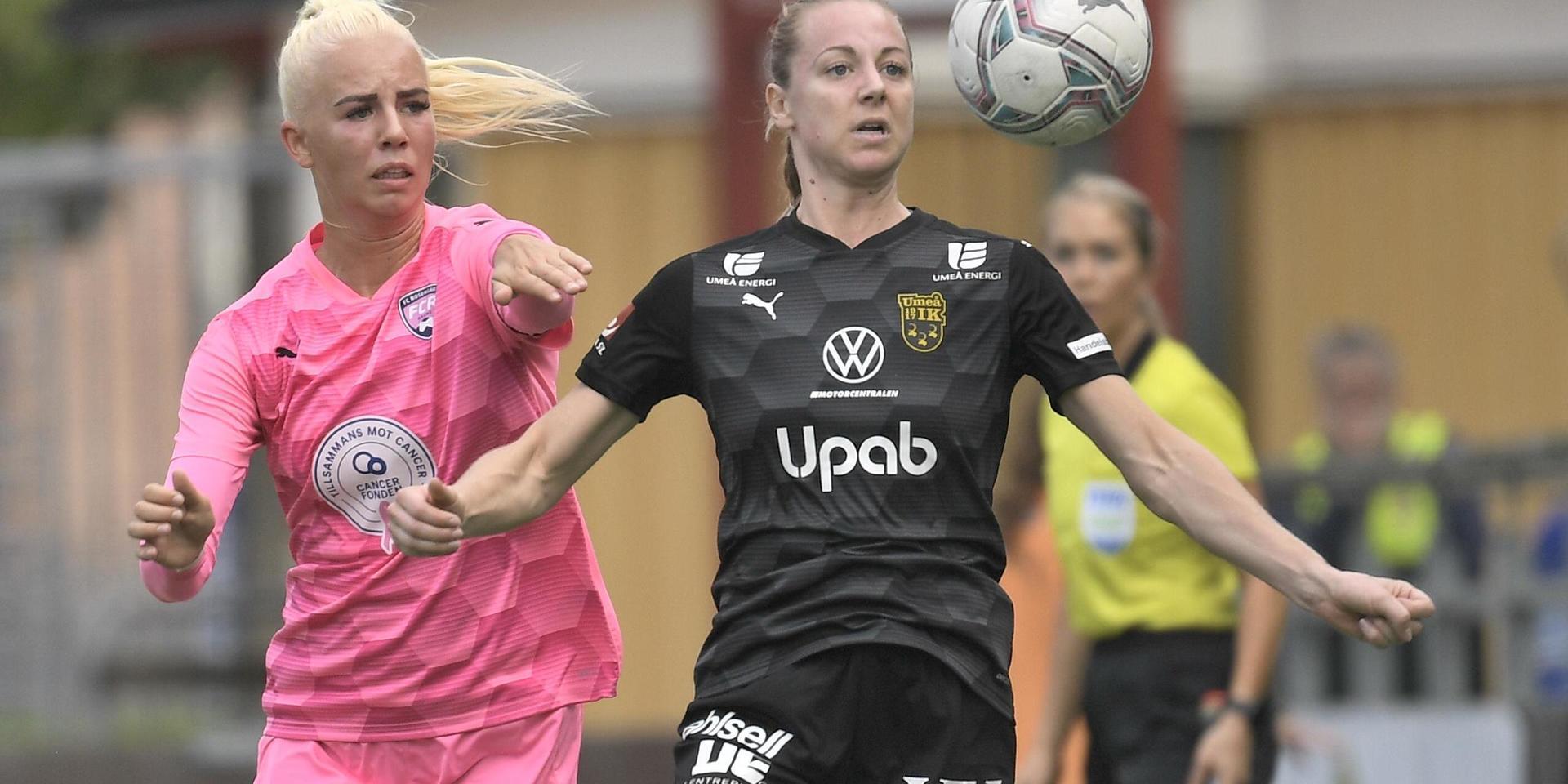 Rosengårds Sofie Svava jagar Umeås Olivia Holm. Matchen slutade 0–0. 