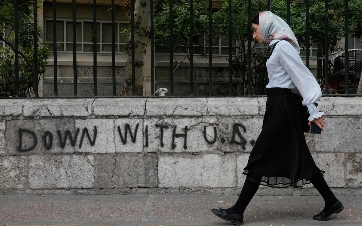 Ett av president Donald Trumps vallöften var att hålla USA borta från krig. Trots det har USA och Israel anfallit Iran. Bilden togs i Teheran i helgen.