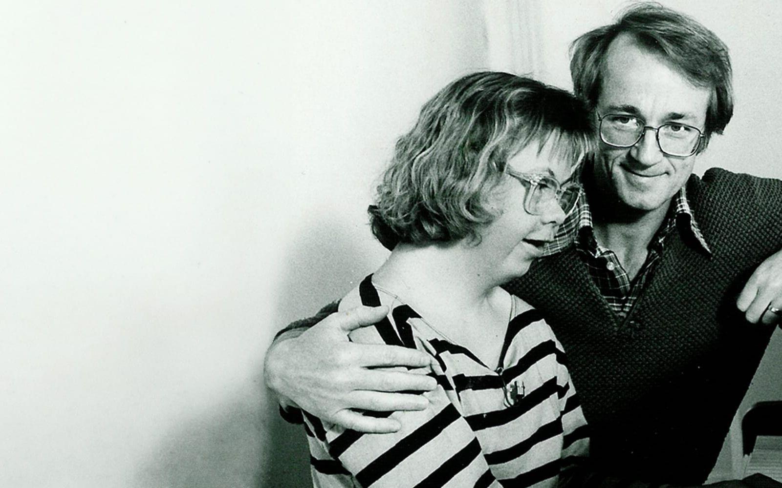 Martina Schaub och Tom Alandh på en bild från dokumentären ”Martina och jag” från 2008 som just nu är aktuell på SVT Play.