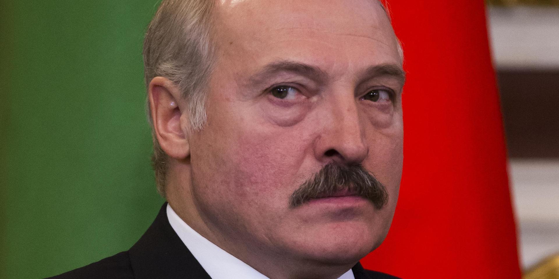 Många kritiska röster höjs mot att ishockey-VM placerades i Belarus, som Aleksandr Lukasjenko styr med järnhand. 