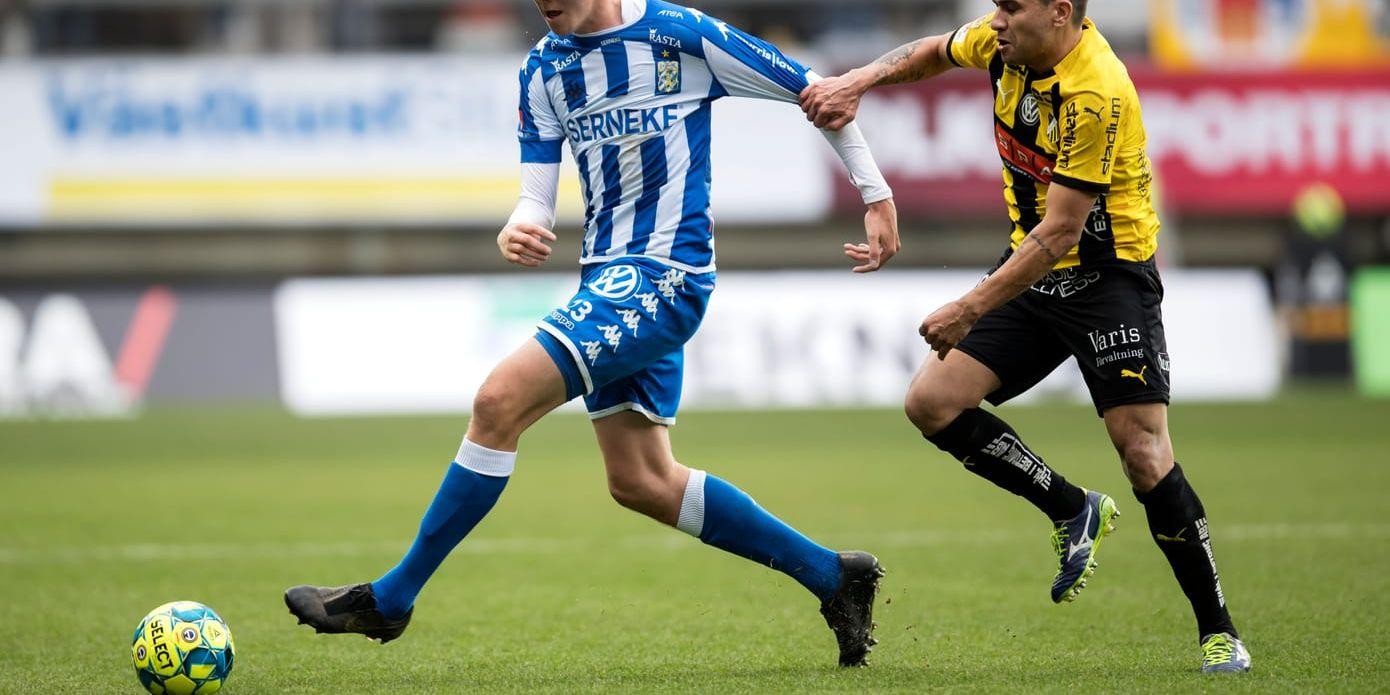 IFK Göteborgs backtalang Emil Holm med bollen. Arkivbild.