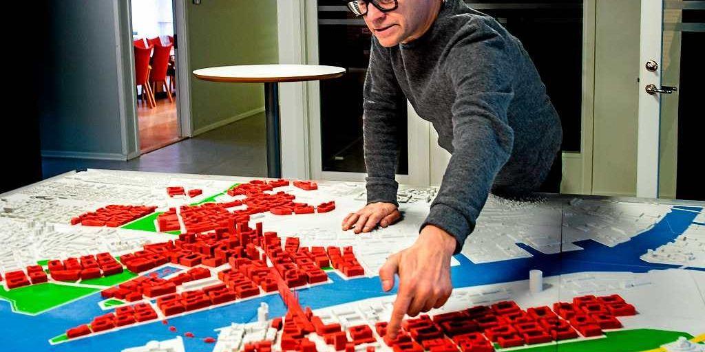 Stadsarkitekten Björn Siesjö och allt det röda som ska byggas i centrala Göteborg.