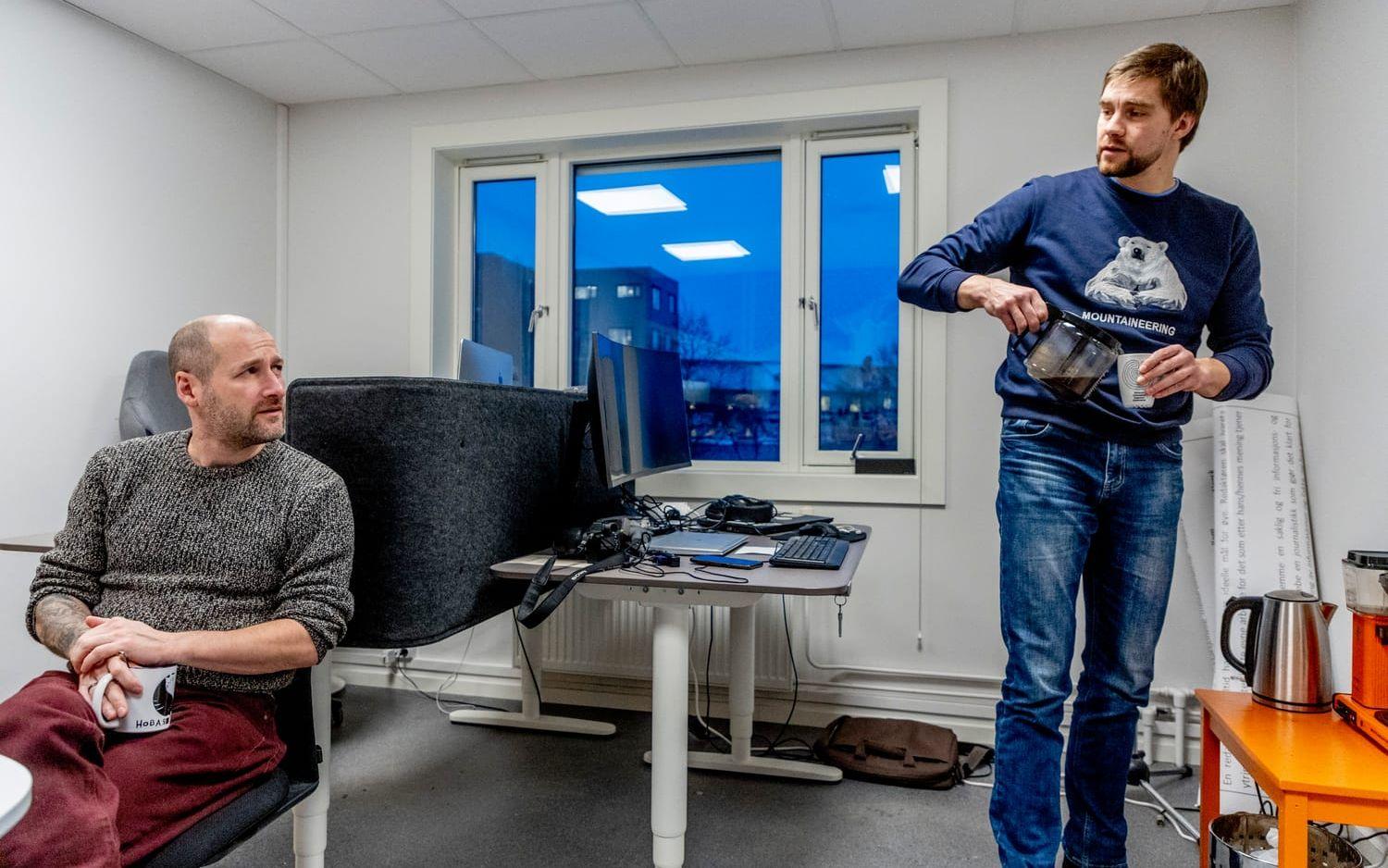 De ryska exiljournalisterna Denis Zagore och Georgij Tsjentemirov flydde i september till Kirkenes i Nordnorge.