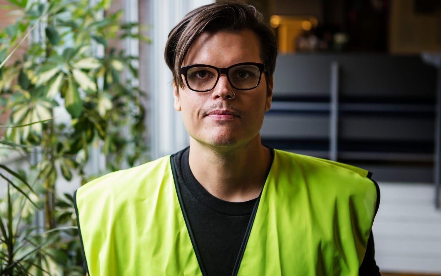 Jonathan Björk är koordinator för loppisen, som blev till efter ett medborgarförslag.