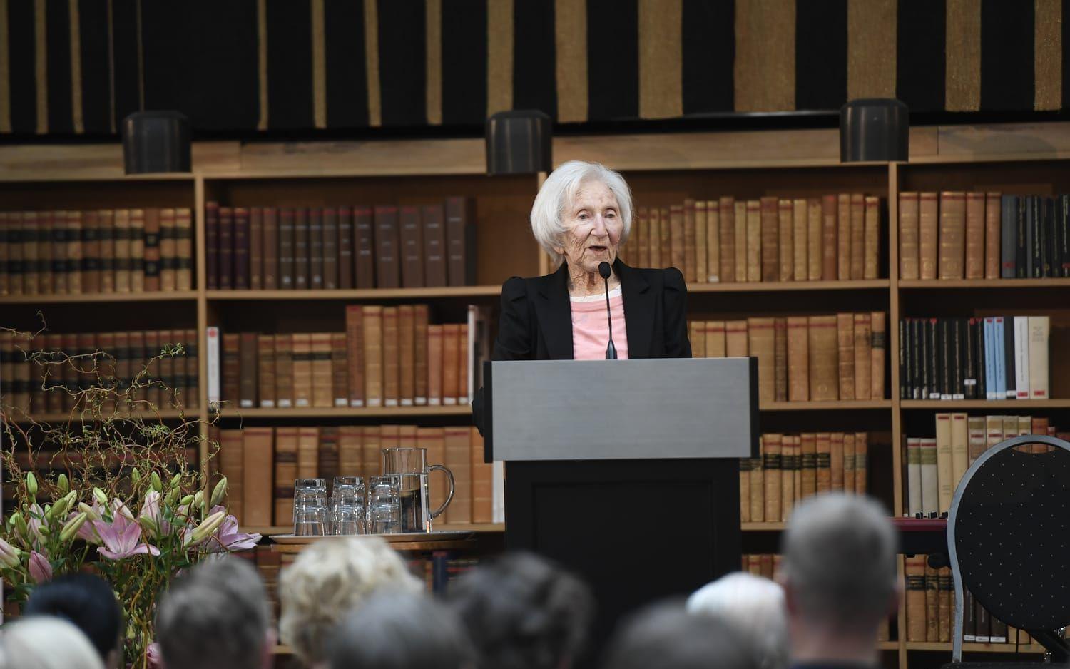 Hédi Fried, författare och psykolog, talar vid Riksarkivets 400-årsjubileum 2018.