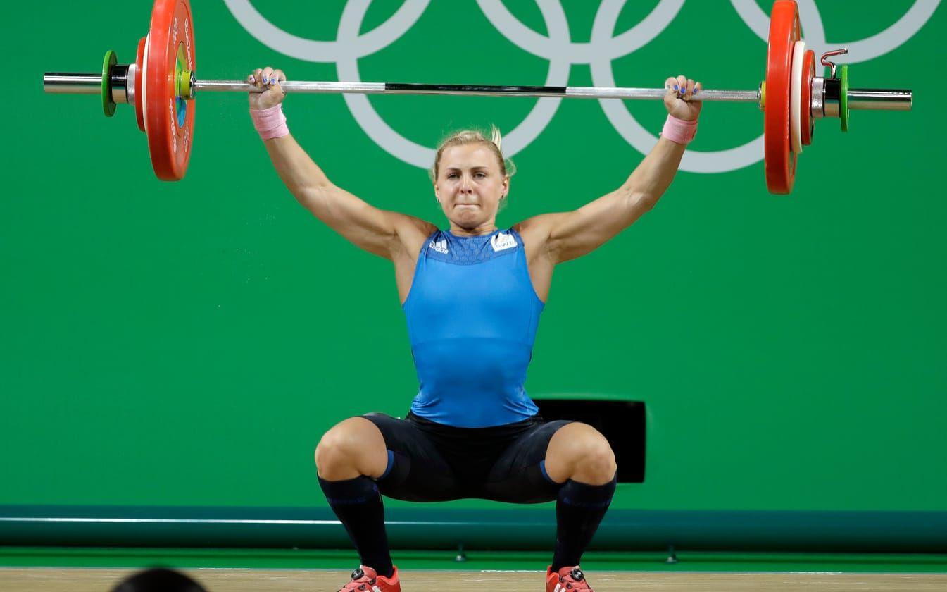 33 (NY) Angelica Roos, tyngdlyftning. Har haft en häftig resa – från friidrott till tyngdlyftning. 25-åringen blev Sveriges första kvinnliga tyngdlyftare i OS, där hon slutade tolva. Slutade även femma på EM i 58 kilo – och är mer taggad än någonsin för att satsa mot OS 2020. Har slagit 45 svenska rekord! Foto: TT
