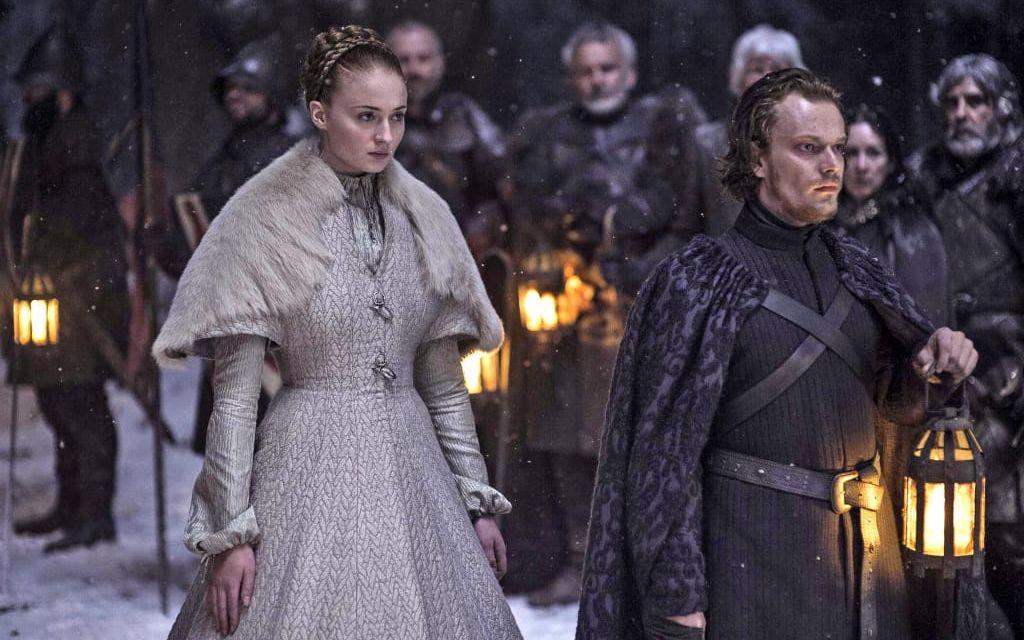 <strong>Säsong 5, avsnitt 6:</strong> Stackars Sansa har gott om otur. Efter hon flydde King’s Landing med Littlefinger tvingades hon gifta sig med psykopaten Ramsay Bolton. Bolton-familjen har också tagit över Starks hem Winterfell och styr norden.Bild: HBO
