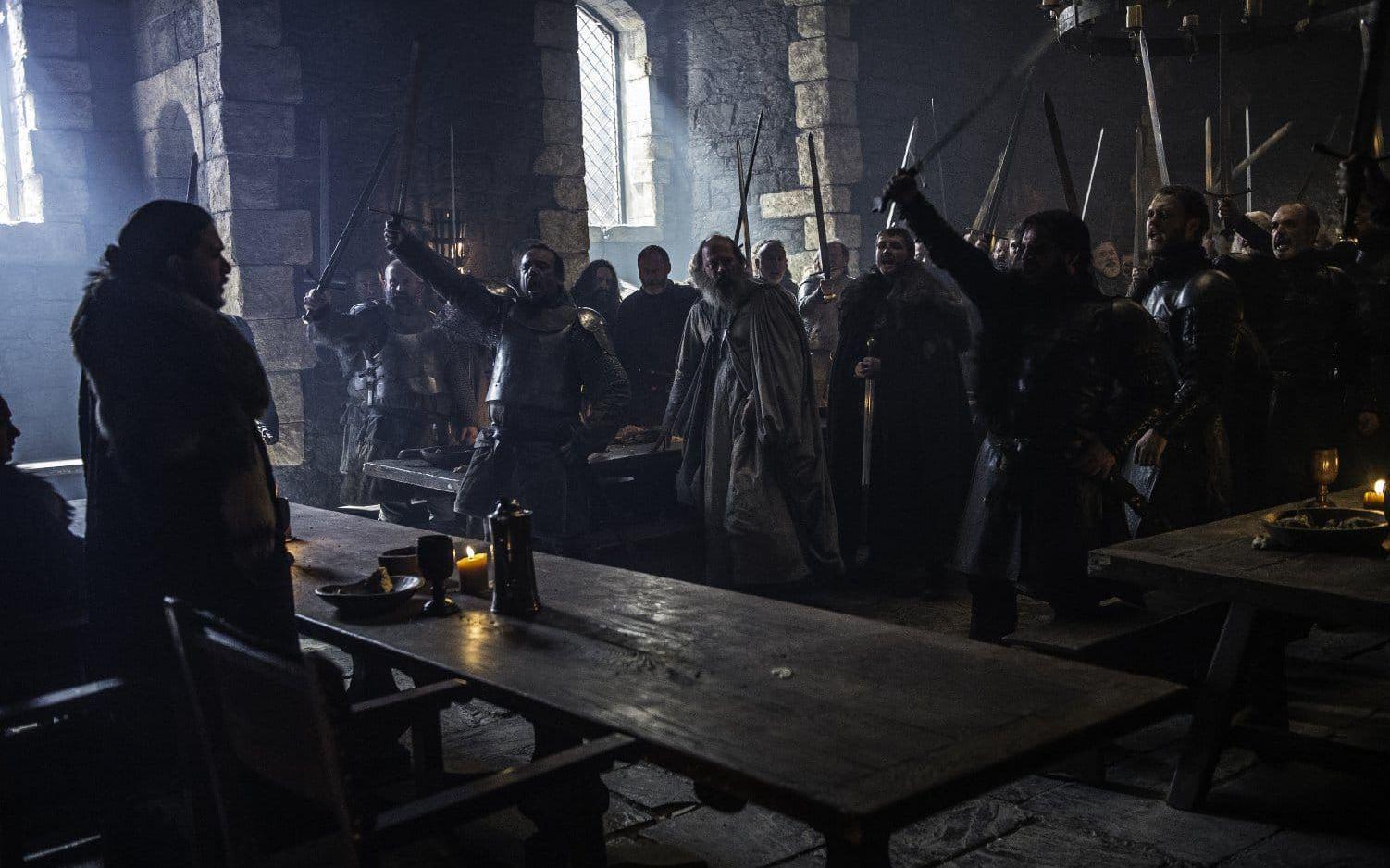 <strong>Säsong 6, avsnitt 10:</strong> Det finns en ny kung i norr: Jon Snow. Samtidigt fick vi i en tillbakablick veta att Ned Stark trots allt inte är Jons pappa – utan det var Neds syster som födde honom. Teorier pekar på att hans pappa egentligen är Rhaegar Targaryan, Daenerys farbror. Foto: HBO