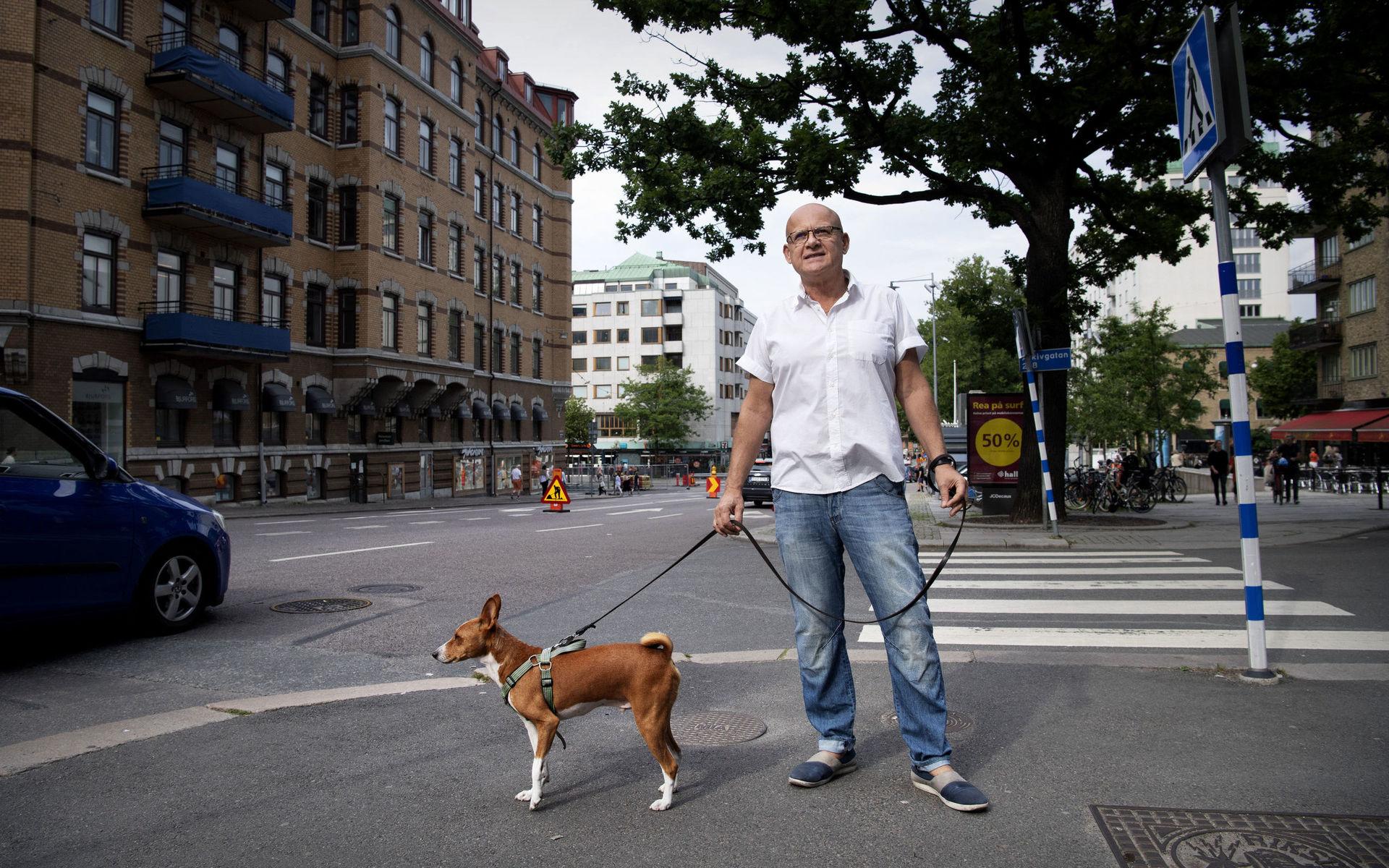 Delad stad Jerker Rudin med hunden Zeppe. Bild Stefan Berg 