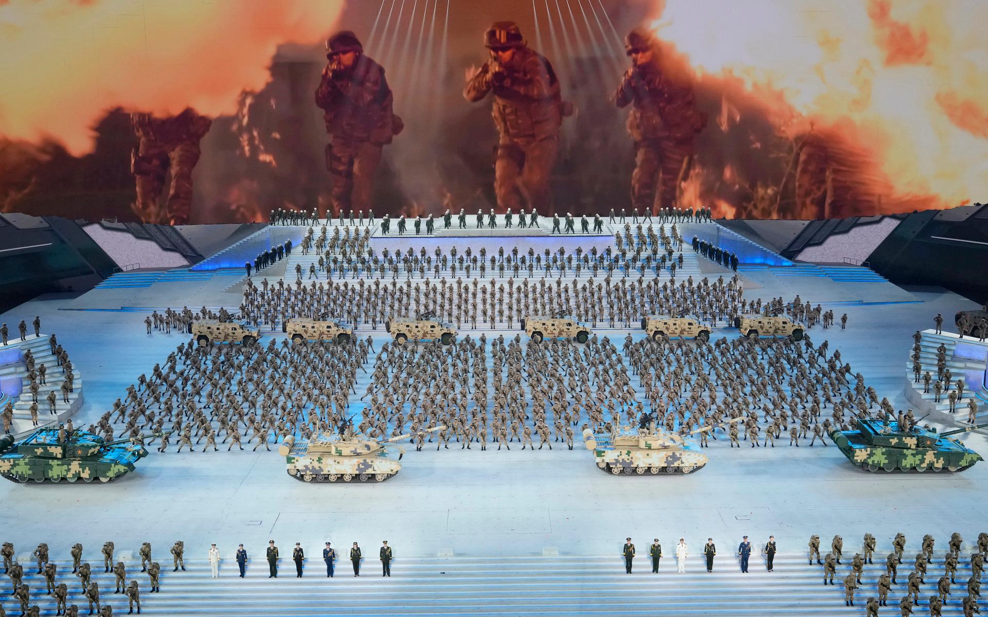 En del av firandet av kommunistpartiets hundraårsjubileum i juni 2021 bestod av att Kinas militärmakt visade upp sig under en galakväll. (Arkivbild)