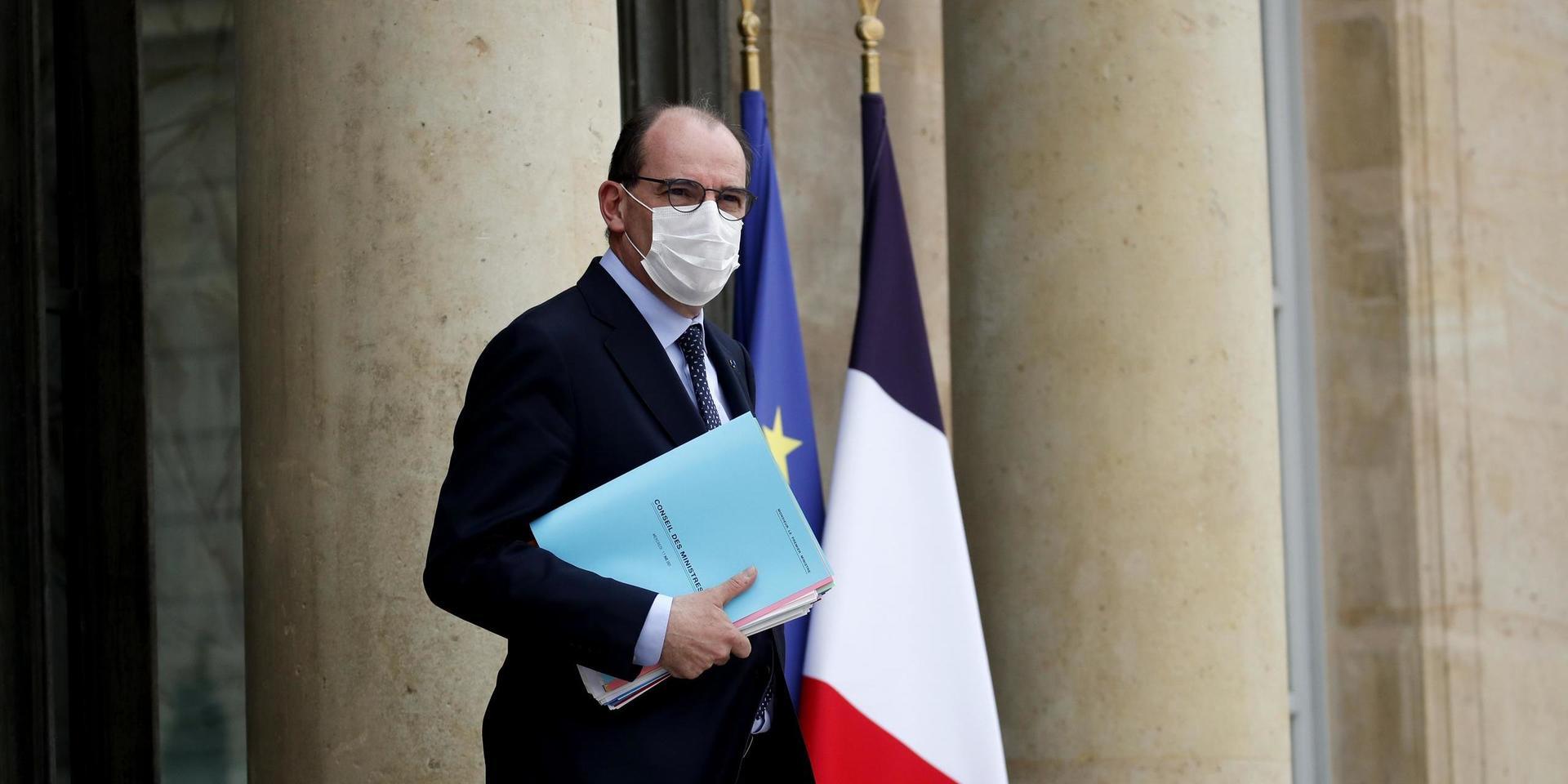 Frankrikes premiärminister Jean Castex får en spruta med Astravaccinet på fredag.