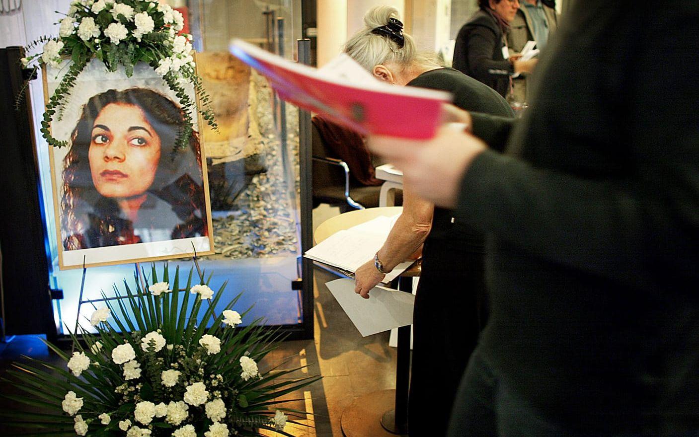  Hela Sverige skakades av mordet på Fadime. Bilden visar när hon hedrades i Göteborg två år efter sin  död.