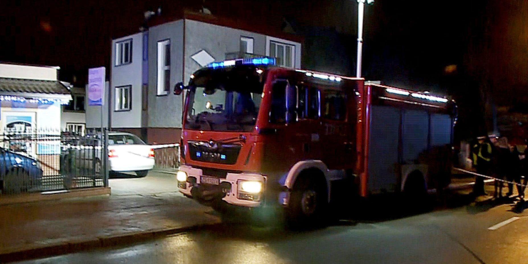 Fem 15-åriga flickor omkom i en brand i ett så kallat "escape room" i Polen och landets premiärminister lovar nu att alla osäkra anläggningar ska stängas. Bilden är tagen utanför anläggningen där flickorna omkom.
