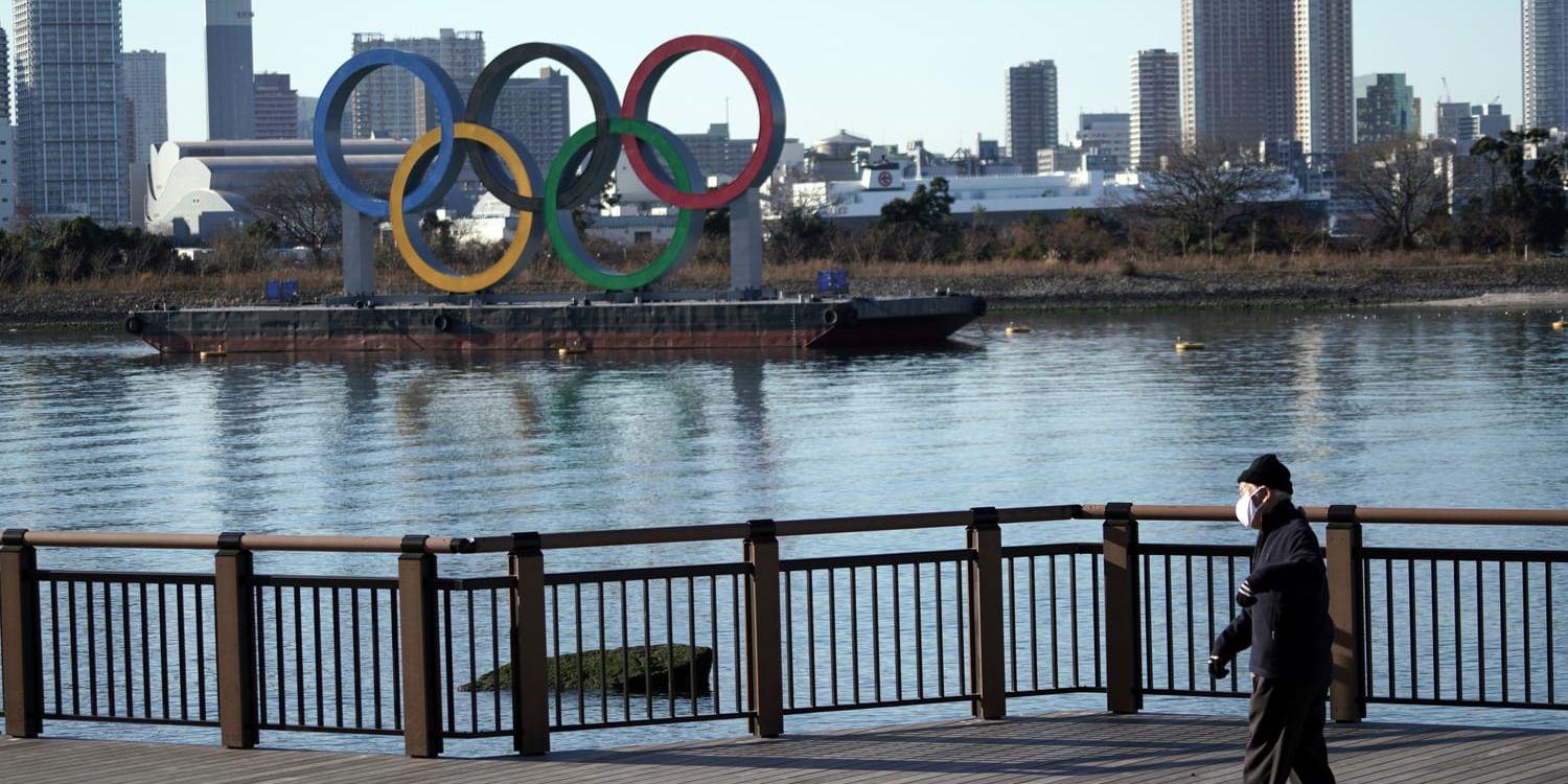 De olympiska ringarna i Tokyo väntar fortfarande på sitt olympiska spel. Arkivbild.