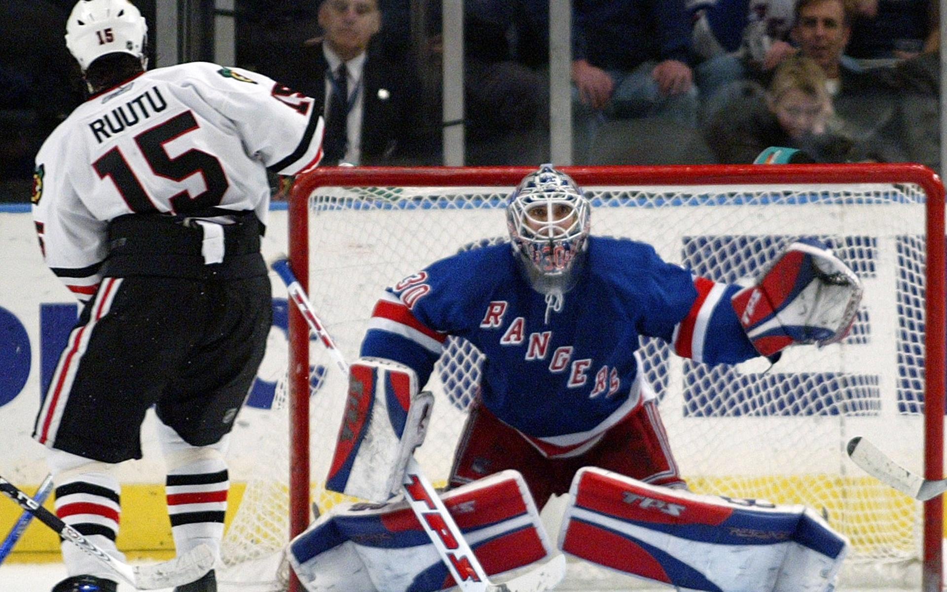2007: New York Rangers röstade fram Lundqvist till lagets interna MVP. En bedrift som skulle återupprepas de kommande sju säsongerna. 