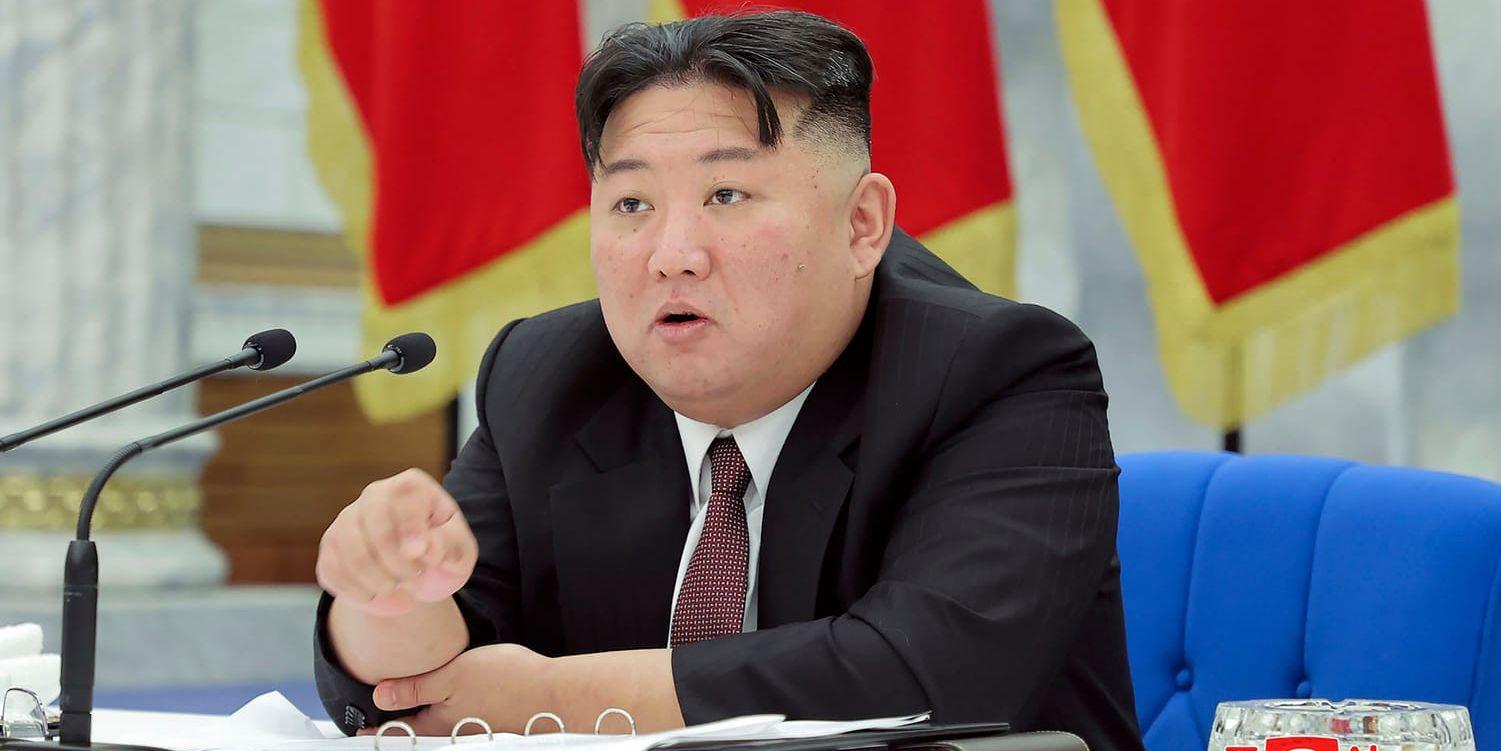 Nordkoreas diktator Kim Jong Un verkar ha ersatt en av landets mäktigaste militära ledare.