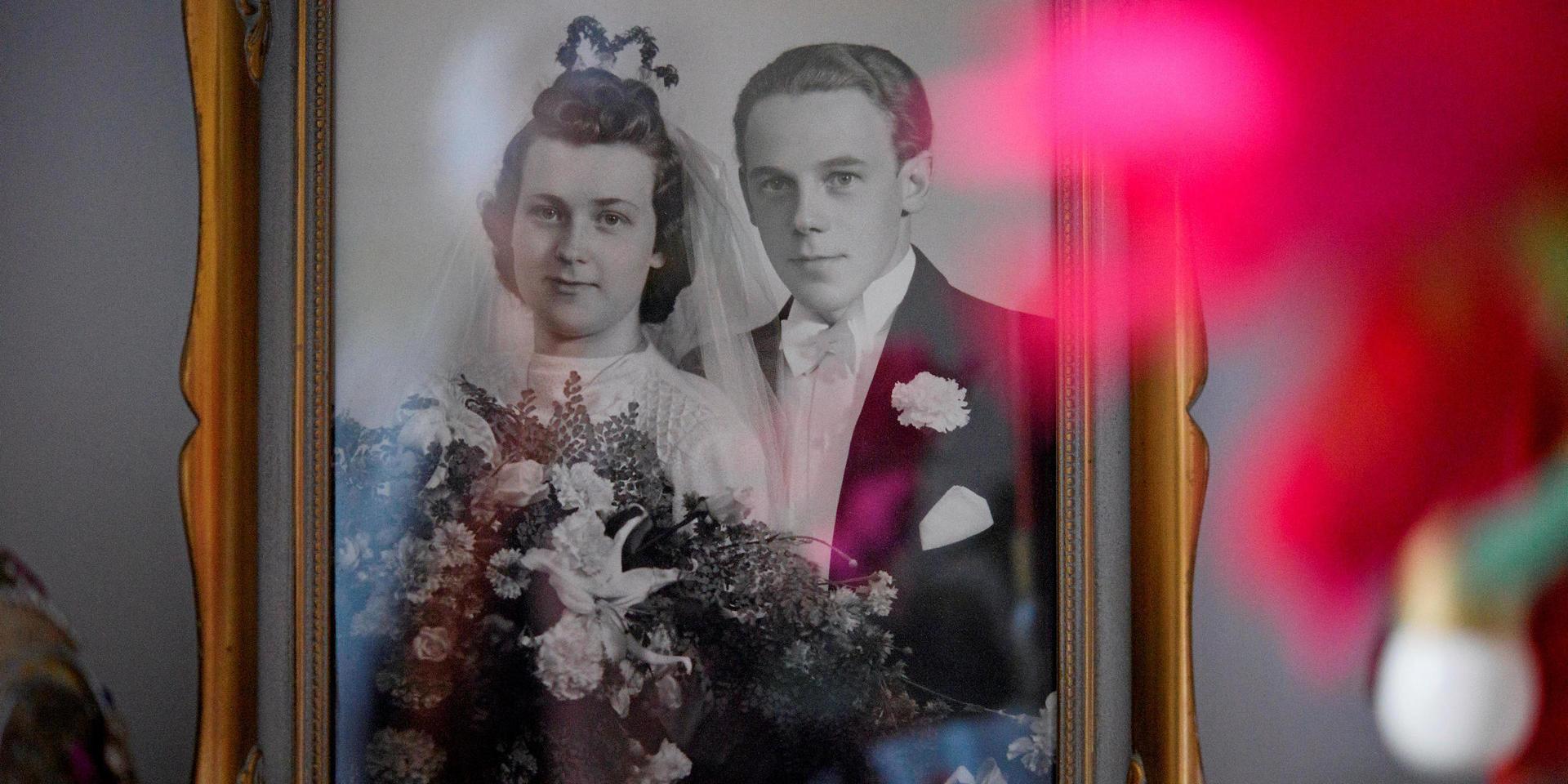 Bröllopsfotot från 1942 när Lissie gifte sig med sin Inge.