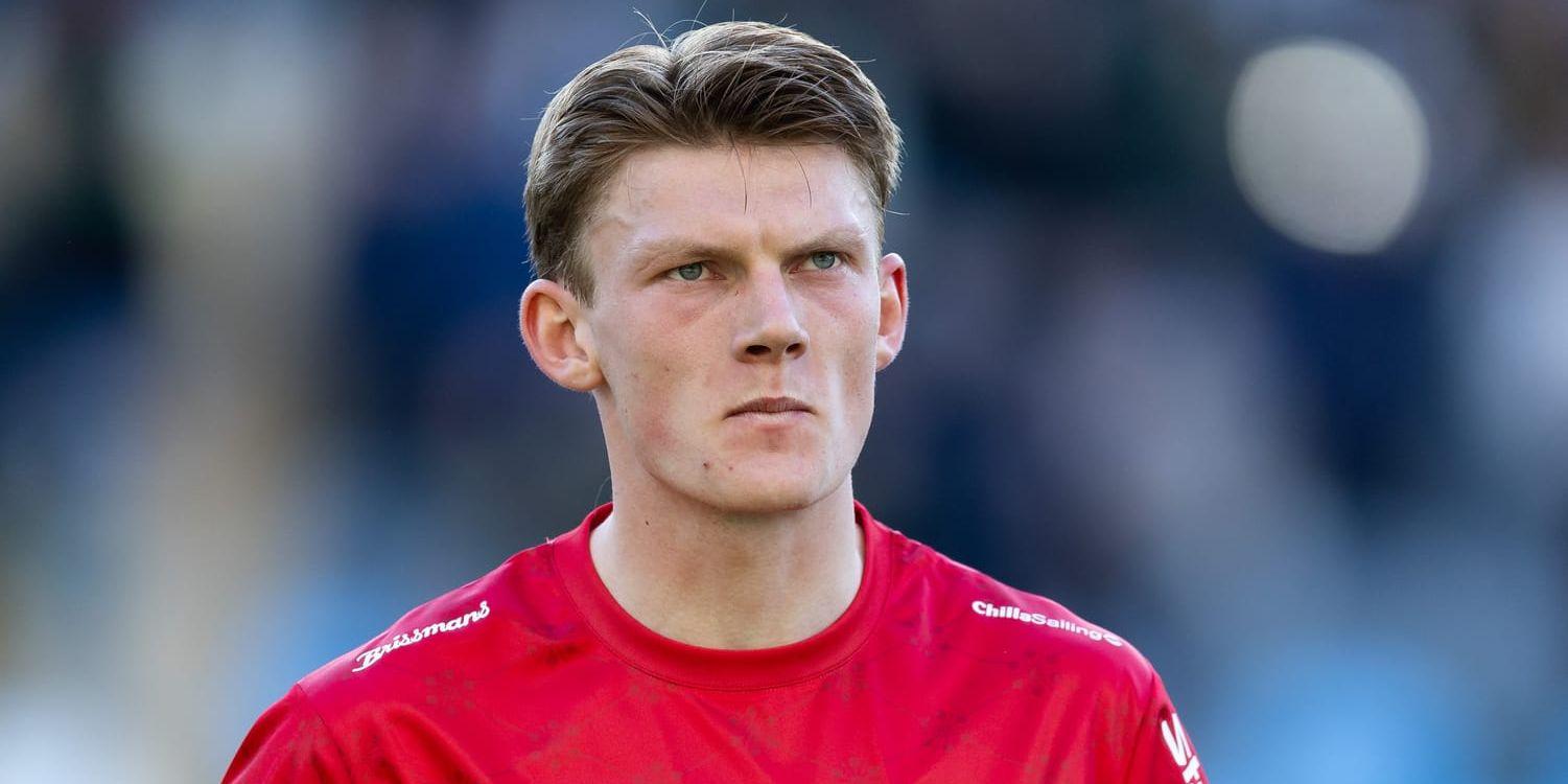 Andreas Hermansen i röd målvaktströja med Gais-emblem.