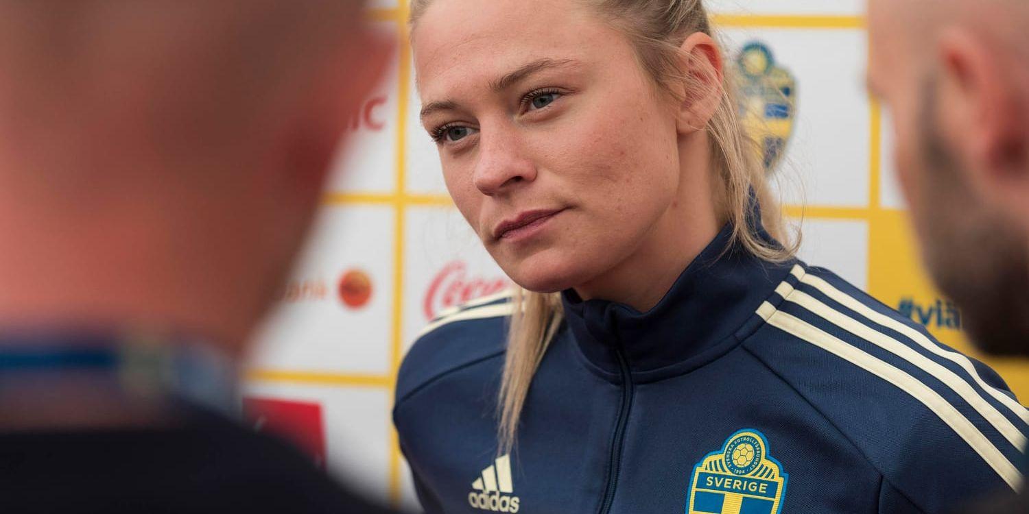 Damlandslagets Fridolina Rolfö avstod träningen på det VM-förberedande lägret i Båstad.