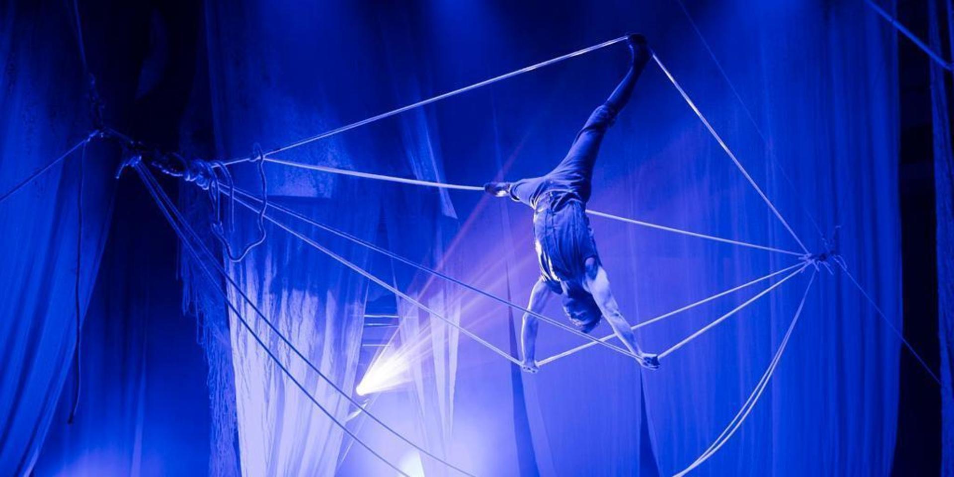 Cirkus Cirkörs föreställning &quot;Knitting Peace&quot; är en av de akter som visades på Storan åren 2012-2013.