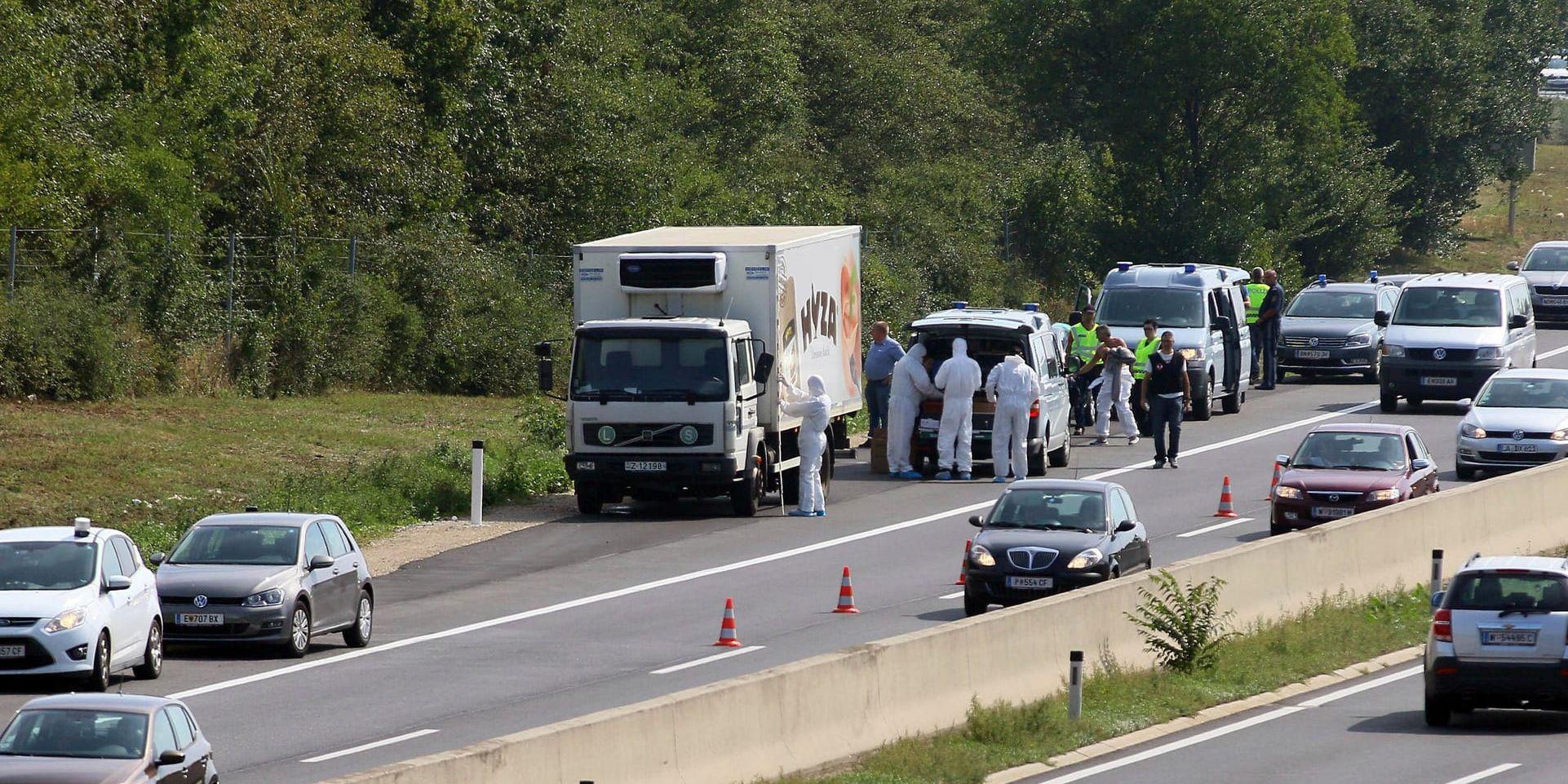 Frysbilen med 71 döda migranter hittades vid en motorväg söder om Wien 2015. Arkivbild.