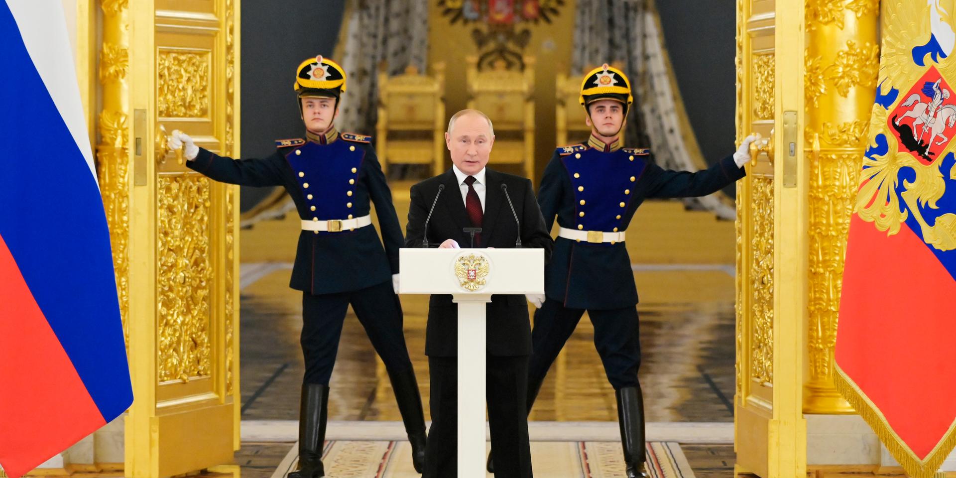Rysslands president Vladimir Putin har varit privatchaufför. Arkivbild.