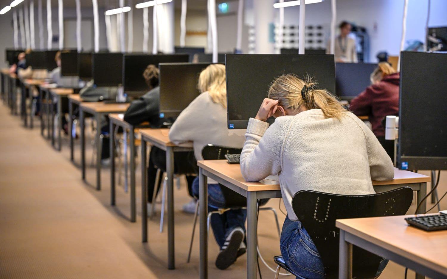 I dag skrivs högskoleprovet på en lång rad orter i landet. Bilden tagen vid ett tidigare provtillfälle.