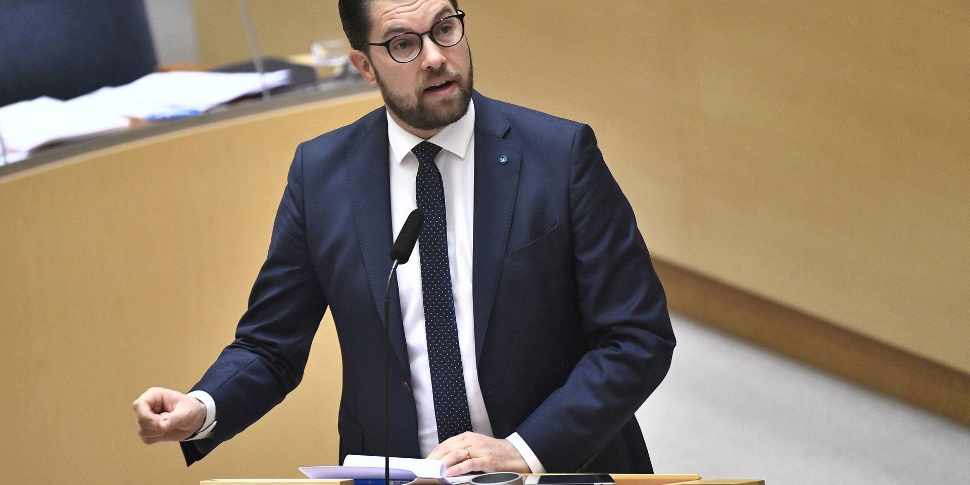 Jimmie Åkesson (SD) beklagar att det inte finns stöd för en misstroendeförklaring mot justitieministern. 
