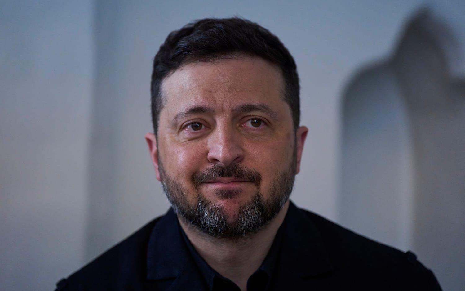 Ukrainas president Volodymyr Zelenskyj uttrycker tvivel kring fredssamtalen. Bilden togs i Nederländerna förra veckan.