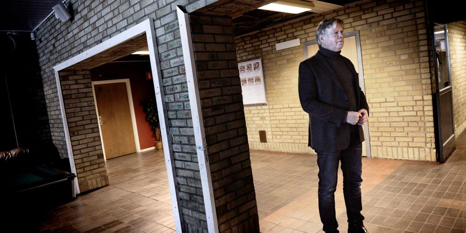 Brunnsboskolans Rektor Lars Ljungberg har valt att kalla in vakter, som nu ska patrullera skolgården framöver. Bild: Jenny Ingermarsson