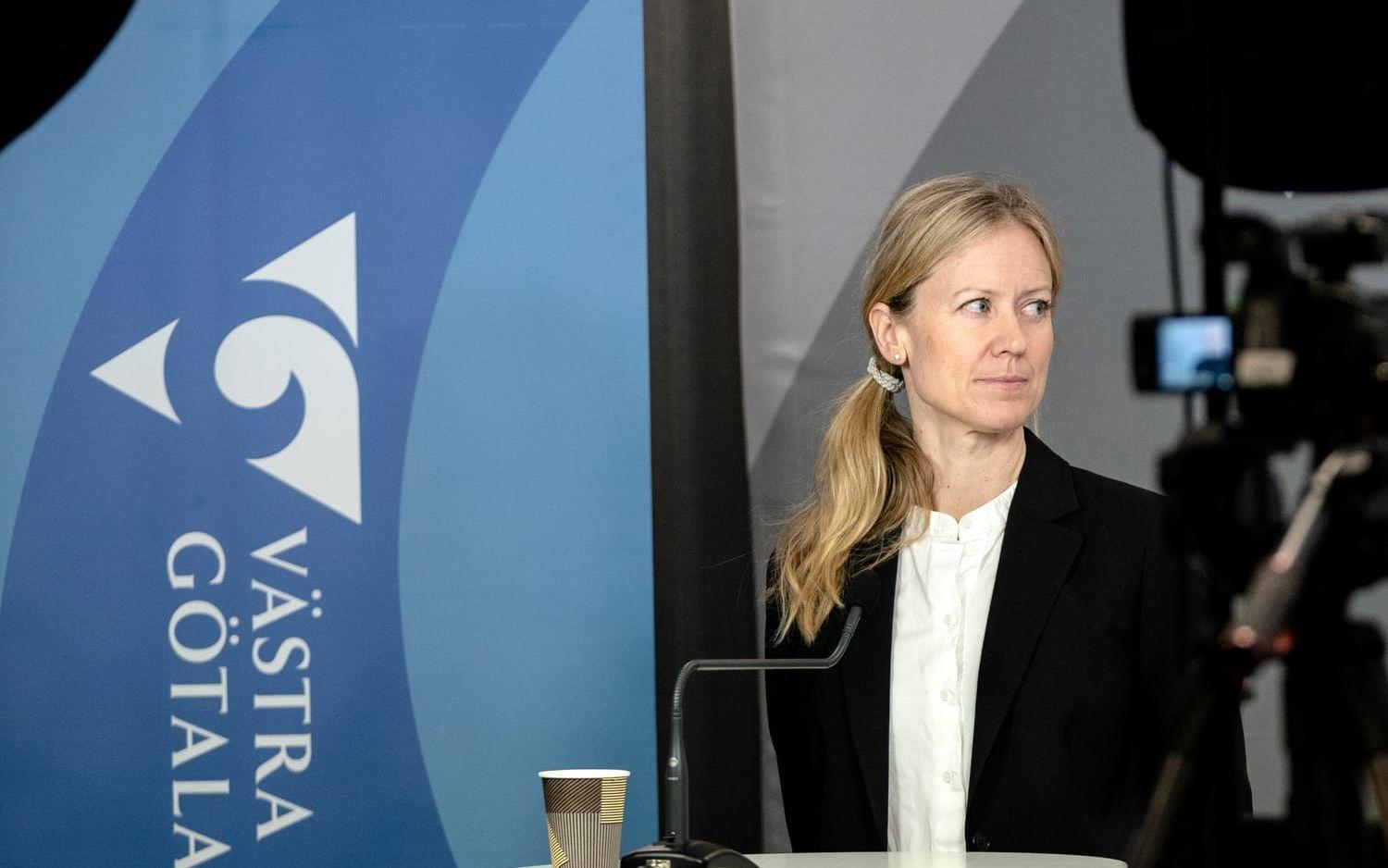 Kristine Rygge, vaccinationssamordnare i Västra Götalandsregionen, vill i nuläget inte spekulera kring vad Astra Zenecas problem innebär för regionen: ”Först måste vaccinet bli godkänt och därefter får vi ta den diskussionen”.