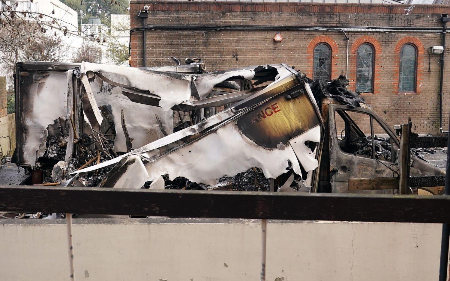 En ambulans som brandskadats i ett dåd i stadsdelen Golders Green i London den 23 mars. Ambulansen tillhörde en judisk organisation.