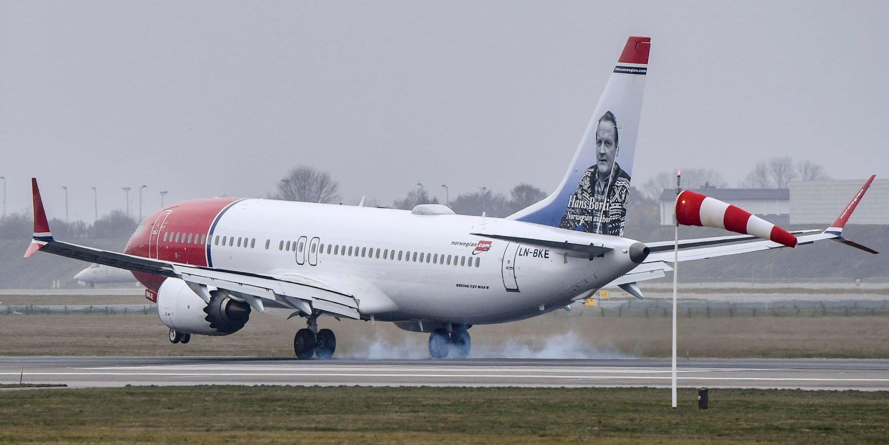 Norwegian räknar med att bolagets 18 plan av modellen Boeing 737 Max 8 får stå på marken åtminstone till slutet av augusti. Arkivbild.