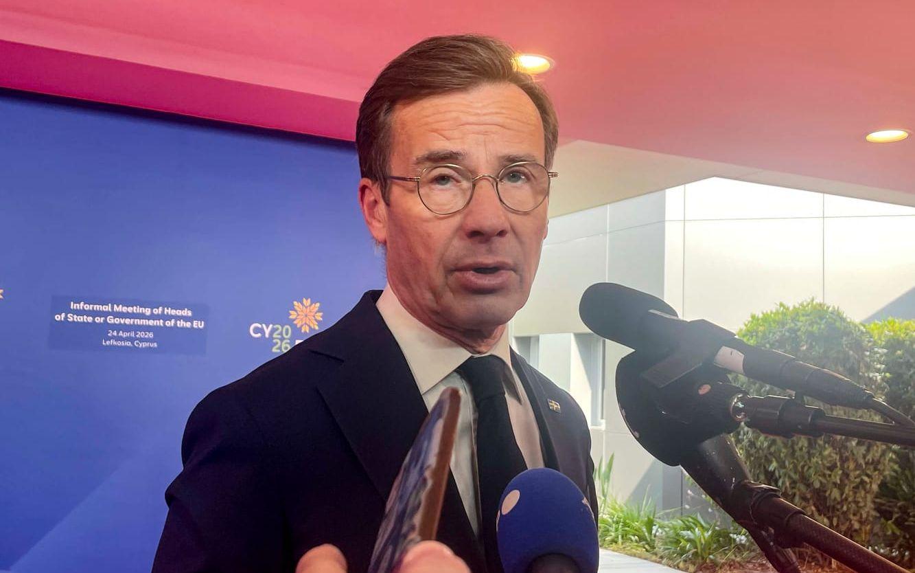 Statsminister Ulf Kristersson (M) på väg in till fredagens EU-toppmöte i Nicosia på Cypern.