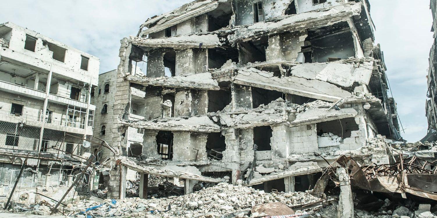 En sönderbombad byggnad i Aleppo i Syrien. Arkivbild.