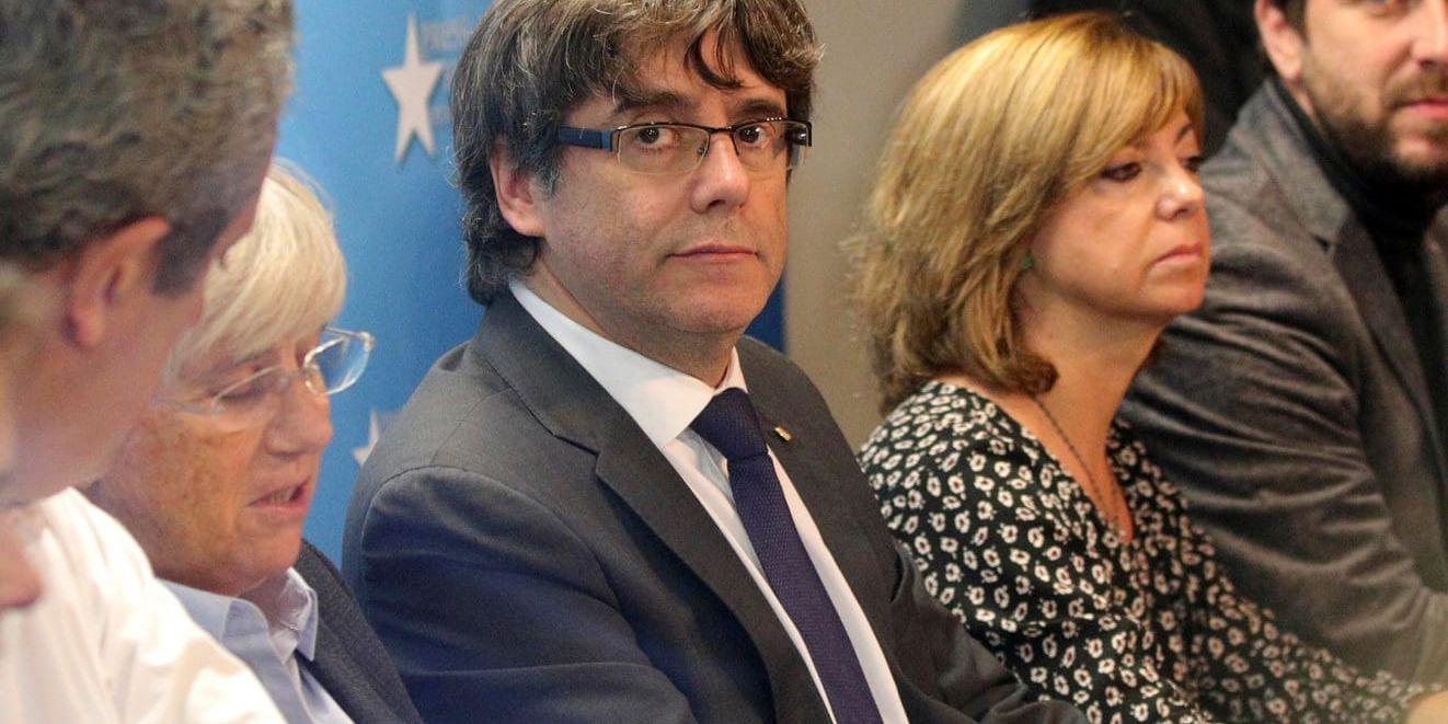 Carles Puigdemont, avsatt katalansk regionpresident, på en presskonferens i tisdags.